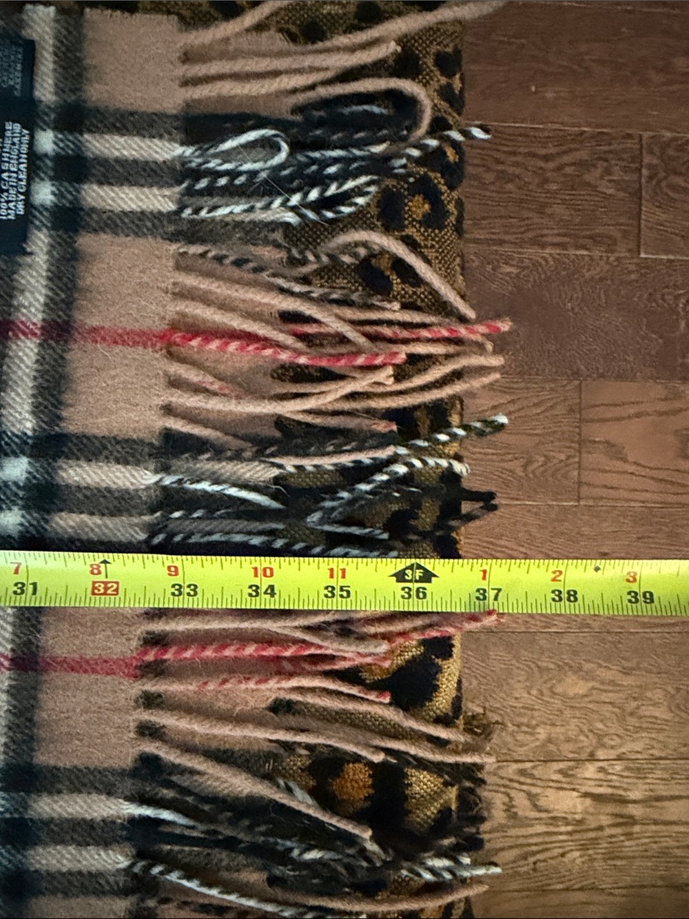 VINTAGE CASHMERE BURBERRY SCARF - Picture 5 of 5